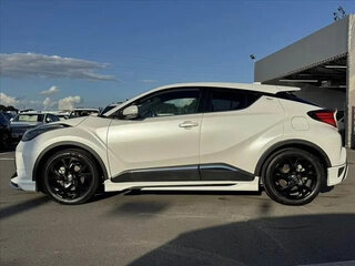 2023 Toyota C-HR I Рестайлинг, белый, 1785000 рублей, вид 4