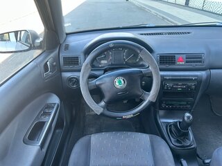 2004 Skoda Octavia I (A4) Рестайлинг, серебристый, 399000 рублей, вид 5