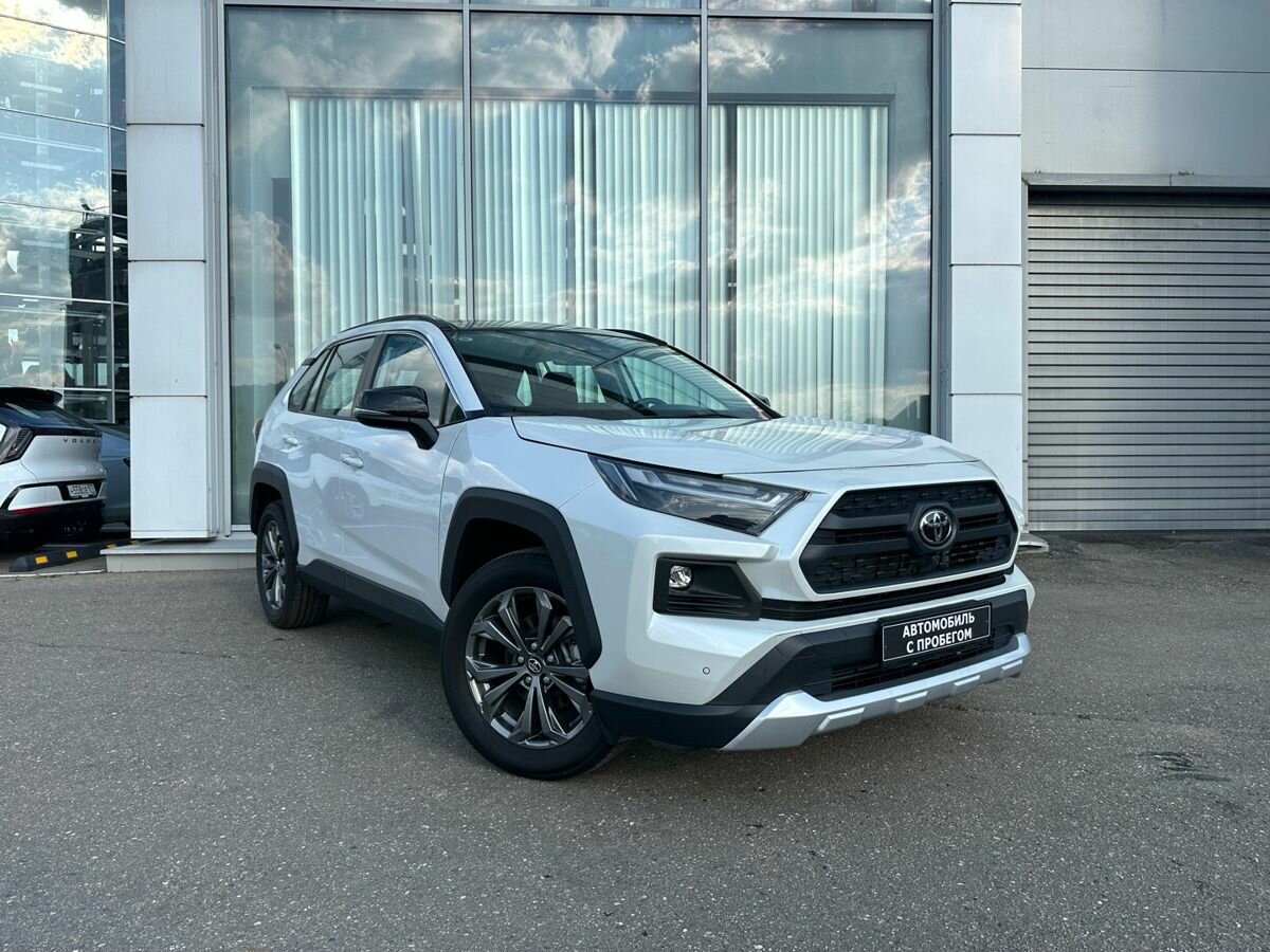Открыть фотографии: Toyota RAV4 V (XA50)