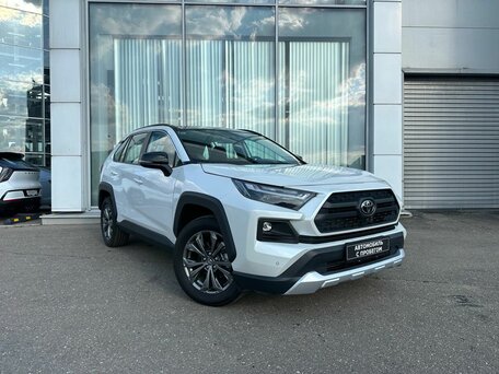 Toyota RAV4 V (XA50)