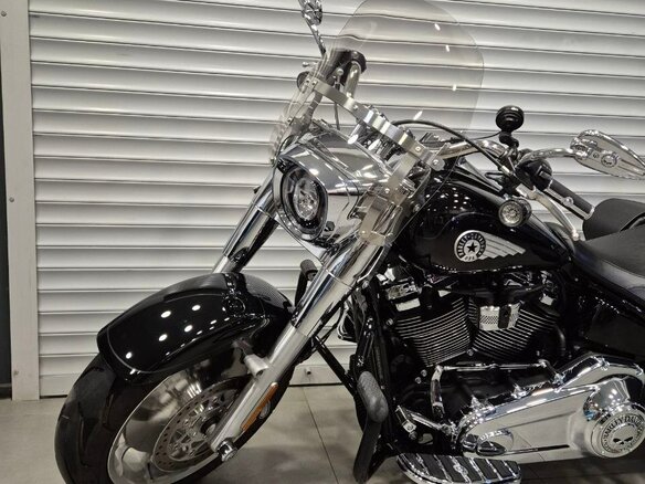 2026 Harley-Davidson Fat Boy, чёрный, 3600000 рублей - вид 4