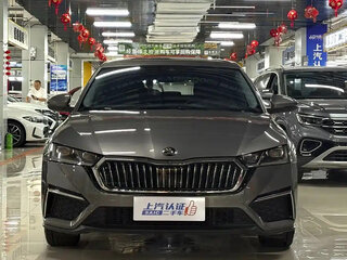 2023 Skoda Octavia IV (A8), серый, 2490000 рублей, вид 2