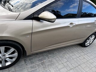 2013 Hyundai Solaris I, бежевый, 900000 рублей, вид 2