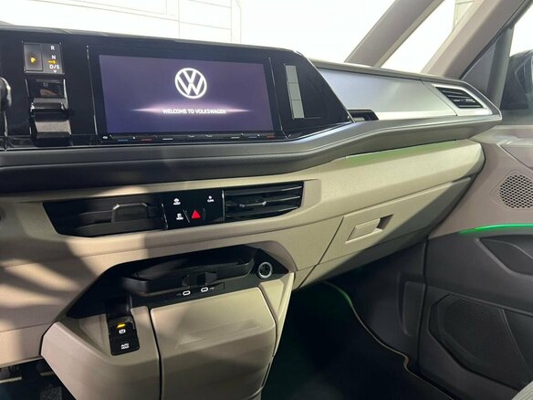 2022 Volkswagen Multivan T7, белый, 5720000 рублей - вид 18