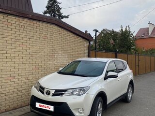 2013 Toyota RAV4 IV (XA40), белый, 1900000 рублей, вид 1
