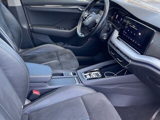 2021 Skoda Octavia IV (A8), белый, 2550000 рублей, вид 5