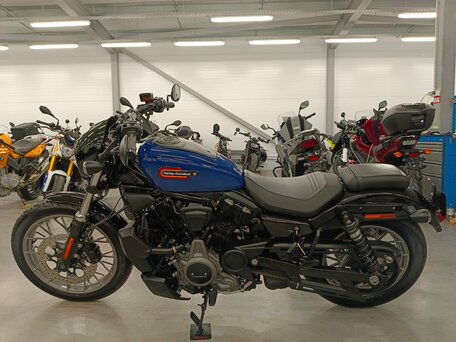 2023 Harley-Davidson Nightster, синий, 1010000 рублей, вид 4