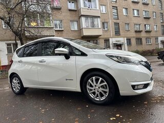 2019 Nissan Note e-Power II Рестайлинг, белый, 1490000 рублей, вид 4