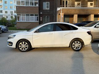 2024 Lada (ВАЗ) Vesta I Рестайлинг (NG), белый, 1290000 рублей, вид 2