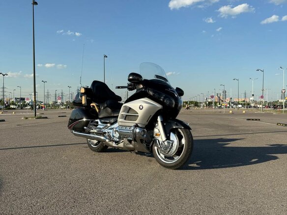 2012 Honda GL 1800 Gold Wing, серебристый, 1999000 рублей - вид 2