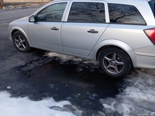 2011 Opel Astra H Рестайлинг, серебристый, 680000 рублей, вид 5