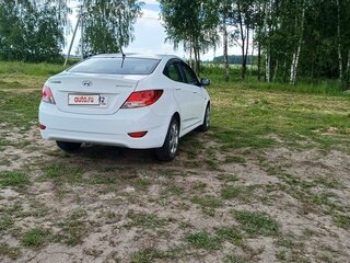 2013 Hyundai Solaris I, белый, 685000 рублей, вид 5