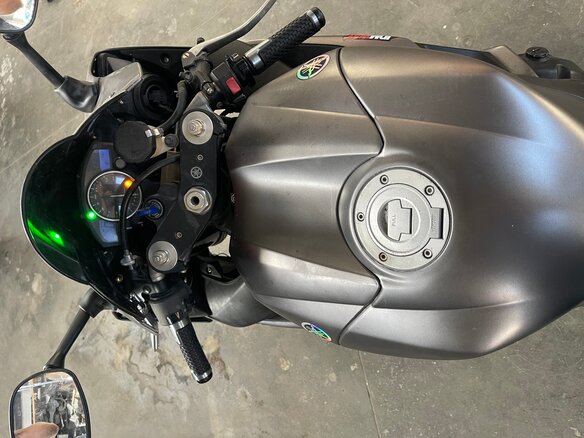 2008 Yamaha YZF-R1, серый, 299999 рублей - вид 6