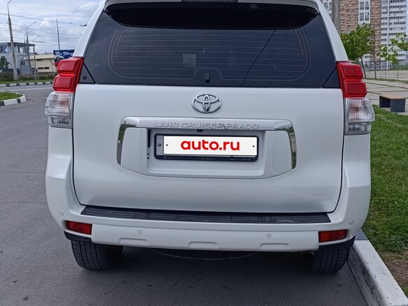 2010 Toyota Land Cruiser Prado 150 Series, белый, 2600000 рублей - вид 2