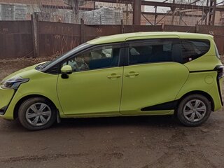 2018 Toyota Sienta II Рестайлинг, жёлтый, 1500000 рублей, вид 3