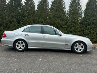 2005 Mercedes-Benz E-Класс 200 III (W211, S211), серебристый, 1499000 рублей, вид 3