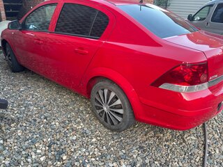 2011 Opel Astra H Рестайлинг, красный, 600000 рублей, вид 3