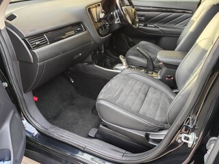 2015 Mitsubishi Outlander PHEV III Рестайлинг 2, чёрный, 2000000 рублей, вид 5