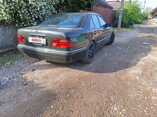 1999 Mercedes-Benz E-Класс 280 II (W210, S210), зелёный, 500000 рублей, вид 4