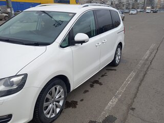 2012 Volkswagen Sharan II, белый, 1600000 рублей, вид 3