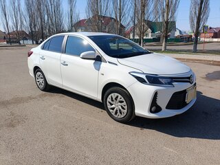 2023 Toyota Vios III Рестайлинг, белый, 1850000 рублей, вид 2
