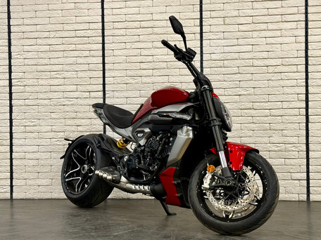 2026 Ducati XDiavel, пурпурный, 3990000 рублей, вид 4