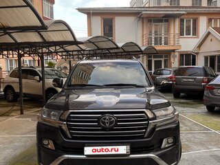 2017 Toyota Land Cruiser 200 Series Рестайлинг 2, чёрный, 7150000 рублей, вид 2