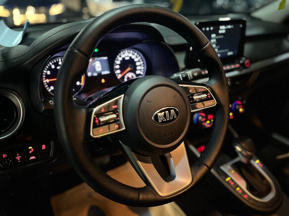 2020 Kia K3 II, чёрный, 1900000 рублей - вид 7