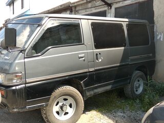 1992 Mitsubishi Delica III, серый, 620000 рублей, вид 2
