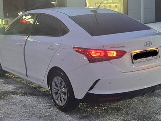 2021 Hyundai Solaris II Рестайлинг, белый, 1739000 рублей, вид 5