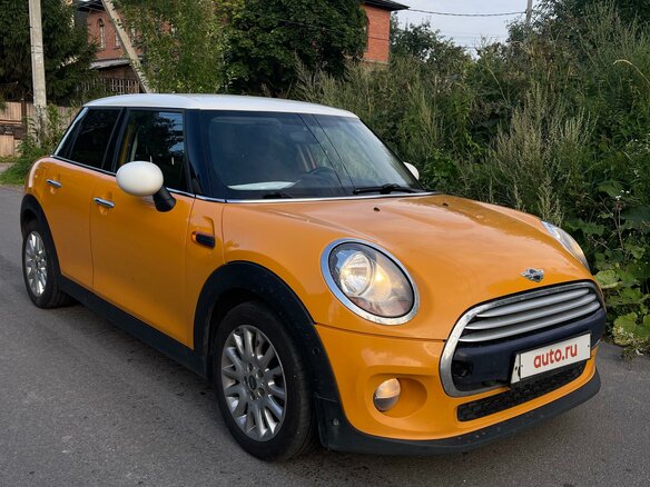 2014 Mini Hatch Cooper III (F55/F56), жёлтый, 1850000 рублей - вид 2