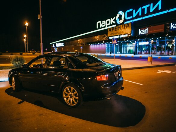 2004 Audi A4 II (B6), чёрный - вид 1