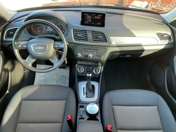 2013 Audi Q3 I (8U), чёрный - вид 13