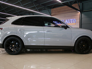 2020 Porsche Cayenne III, чёрный, 8450000 рублей, вид 3