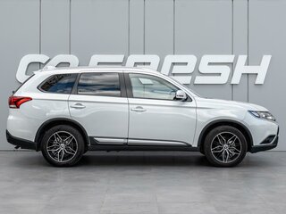 2019 Mitsubishi Outlander III Рестайлинг 3, белый, 1785000 рублей, вид 5