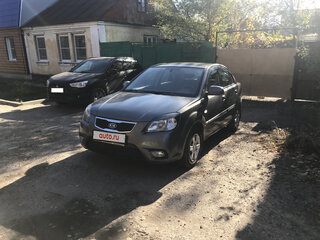 2010 Kia Rio II Рестайлинг, серебристый, 550000 рублей, вид 1