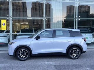 2026 Leapmotor A10 53 kWh, серебристый, 2380000 рублей, вид 3