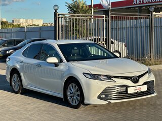 2019 Toyota Camry VIII (XV70), белый, 2797000 рублей, вид 3