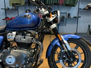 2025 Royal Enfield Super Meteor, синий, 755000 рублей, вид 2