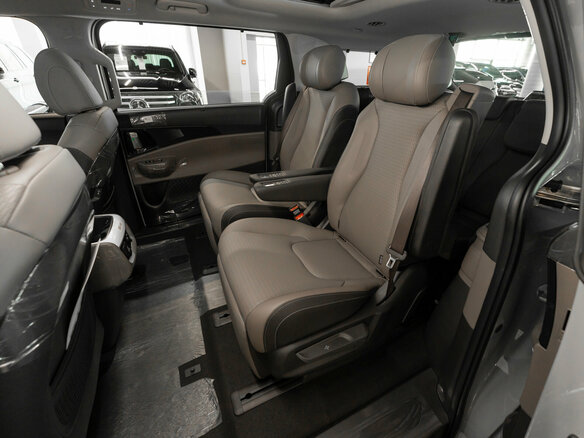 2026 Kia Carnival IV Рестайлинг, серый, 7200000 рублей - вид 13