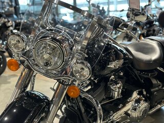 2018 Harley-Davidson Road King, чёрный, 2400000 рублей, вид 5