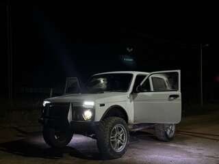 2005 Lada (ВАЗ) 2121 (4x4) I Рестайлинг, белый, 380000 рублей, вид 4