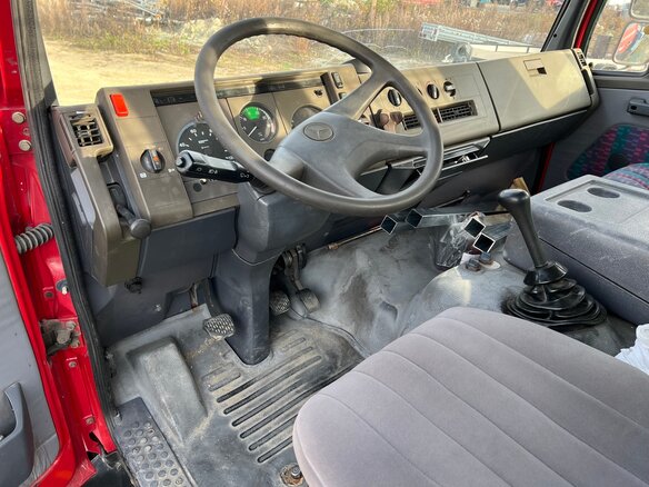 1998 Mercedes-Benz 814, красный, 2000000 рублей - вид 7