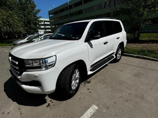 2016 Toyota Land Cruiser 200 Series Рестайлинг 2, белый, 7000000 рублей, вид 2