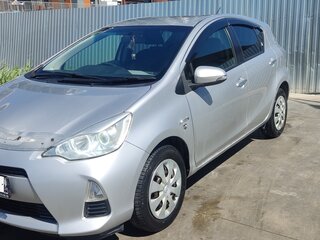 2013 Toyota Aqua I, серый, 950000 рублей, вид 1