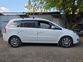 2014 Opel Zafira B Рестайлинг, белый, 620000 рублей, вид 4