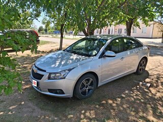 2012 Chevrolet Cruze I, серебристый, 850000 рублей, вид 1