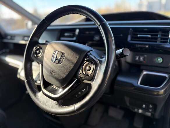 2015 Honda Stepwgn Spada V, белый, 1600000 рублей - вид 31