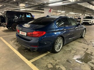 2017 BMW 5 серии 530d xDrive VII (G30/G31/G38), синий, 4800000 рублей, вид 3