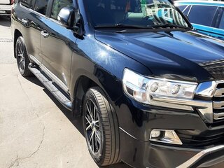 2018 Toyota Land Cruiser 200 Series Рестайлинг 2, чёрный, 6200000 рублей, вид 2